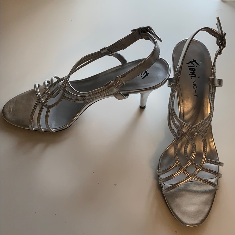 WORN ONCE Silver Strappy Kitten Heel